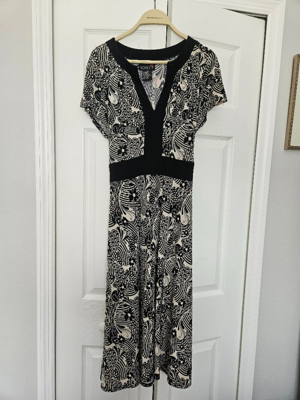 White and Black Short-Sleeve Dress with Button-front and Tie in Back